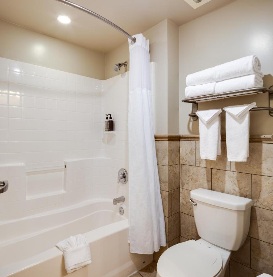 Ayres & Spa - Lake Forest Mission Viejo